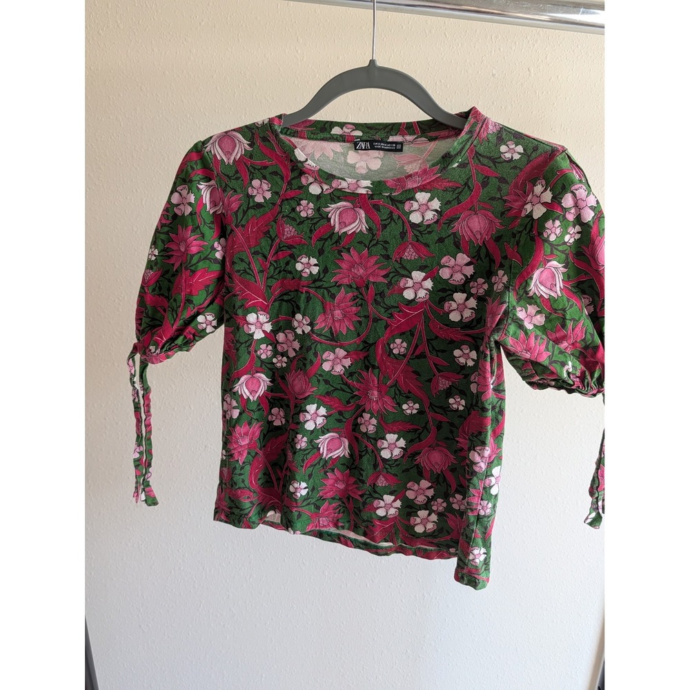 Zara Green Pink Floral Puff Sleeve Tie Cuff Top Small Crew Neck Short Sleeve